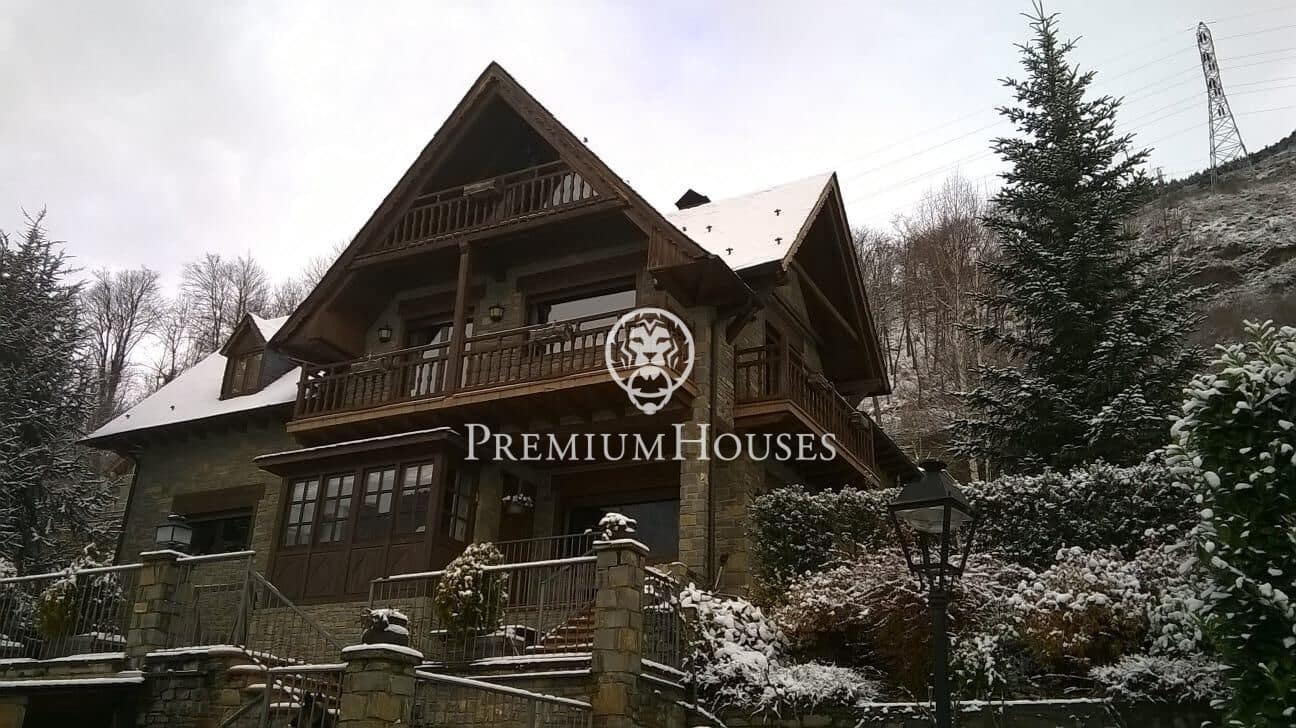 5 soveværelse Villa til salg i Vielha e Mijaran med garage - € 1.200.000 (Ref: 9243259)