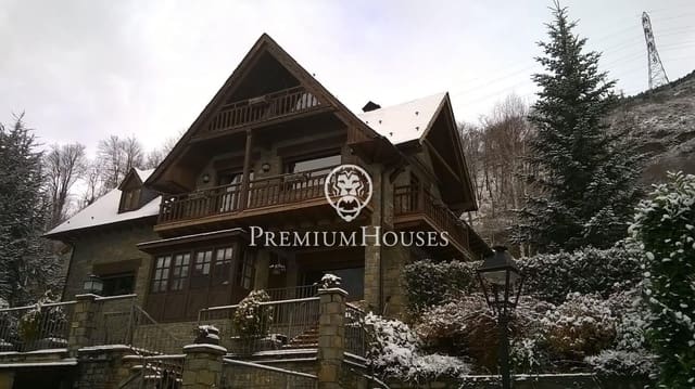 5 slaapkamer Villa te koop in Vielha e Mijaran met garage - € 1.200.000 (Ref: 9243259)