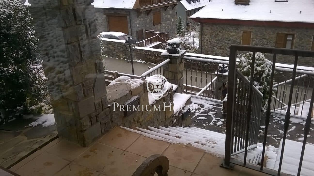 5 soveværelse Villa til salg i Vielha e Mijaran med garage - € 1.200.000 (Ref: 9243259)