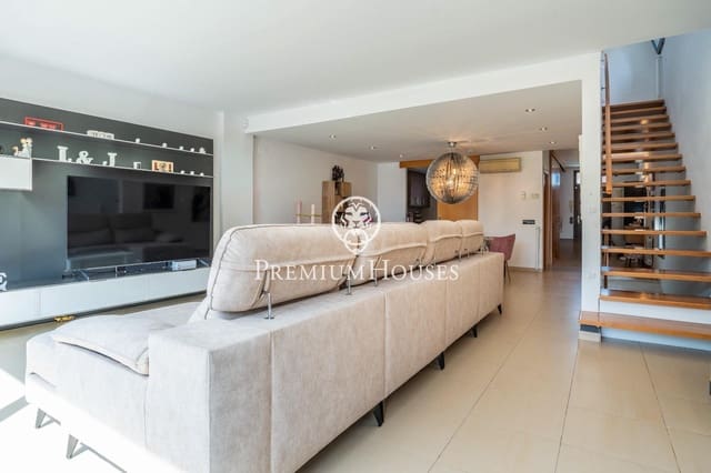 4 bedroom Terraced Villa for sale in Cambrils with pool garage - € 540,000 (Ref: 9247125)