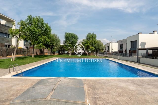 4 bedroom Terraced Villa for sale in Cambrils with pool garage - € 540,000 (Ref: 9247125)