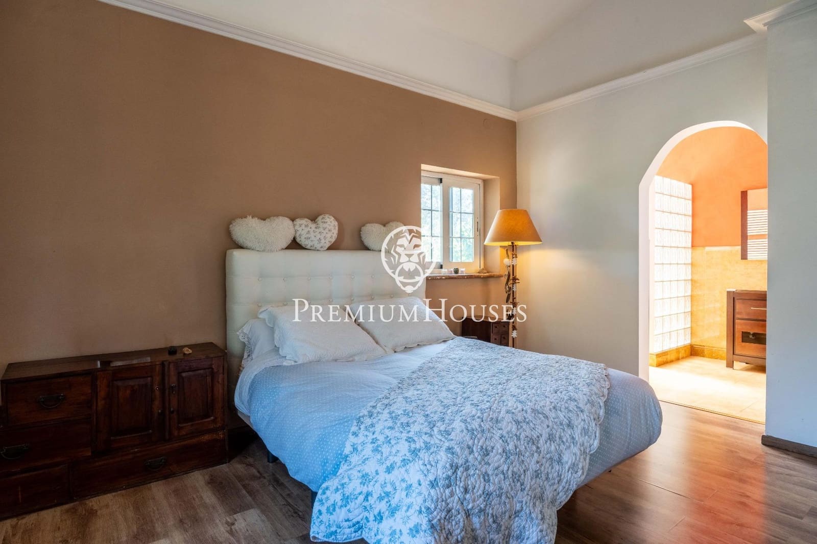 4 sypialnia Willa na sprzedaż w Begues z basenem garażem - 620 000 € (Ref: 9252294)