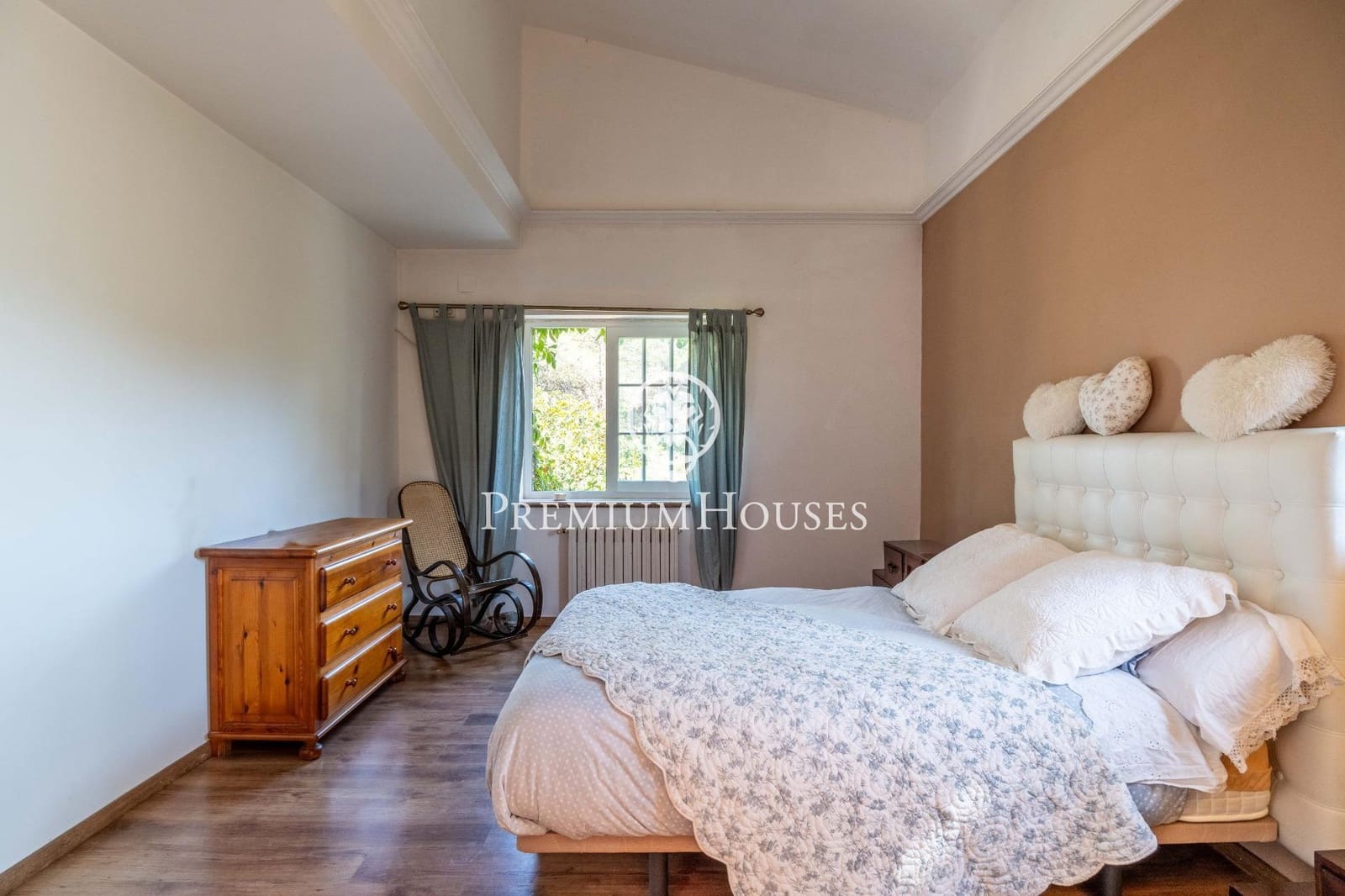 4 sypialnia Willa na sprzedaż w Begues z basenem garażem - 620 000 € (Ref: 9252294)