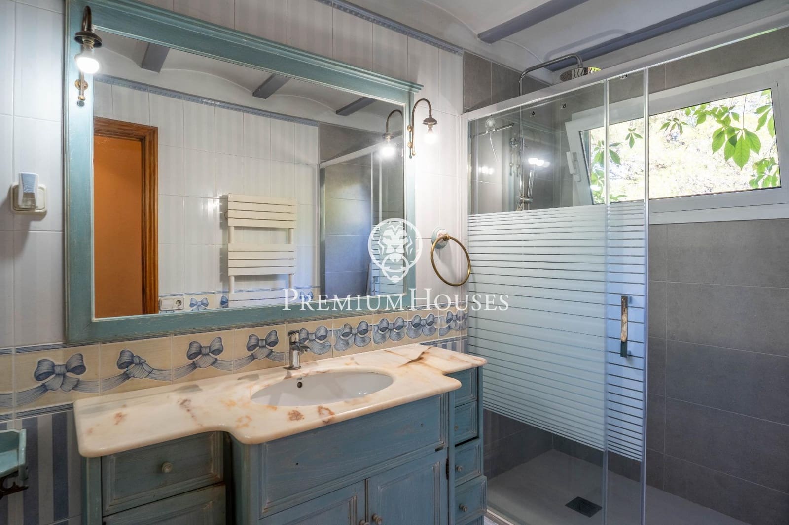 4 sypialnia Willa na sprzedaż w Begues z basenem garażem - 620 000 € (Ref: 9252294)