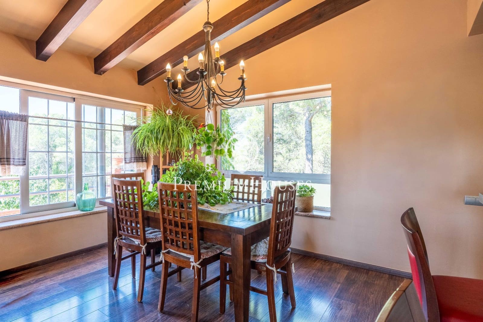 4 sypialnia Willa na sprzedaż w Begues z basenem garażem - 620 000 € (Ref: 9252294)