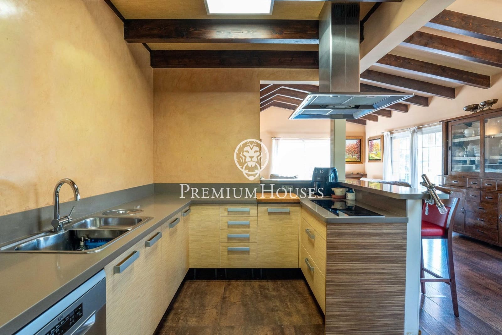 4 sypialnia Willa na sprzedaż w Begues z basenem garażem - 620 000 € (Ref: 9252294)