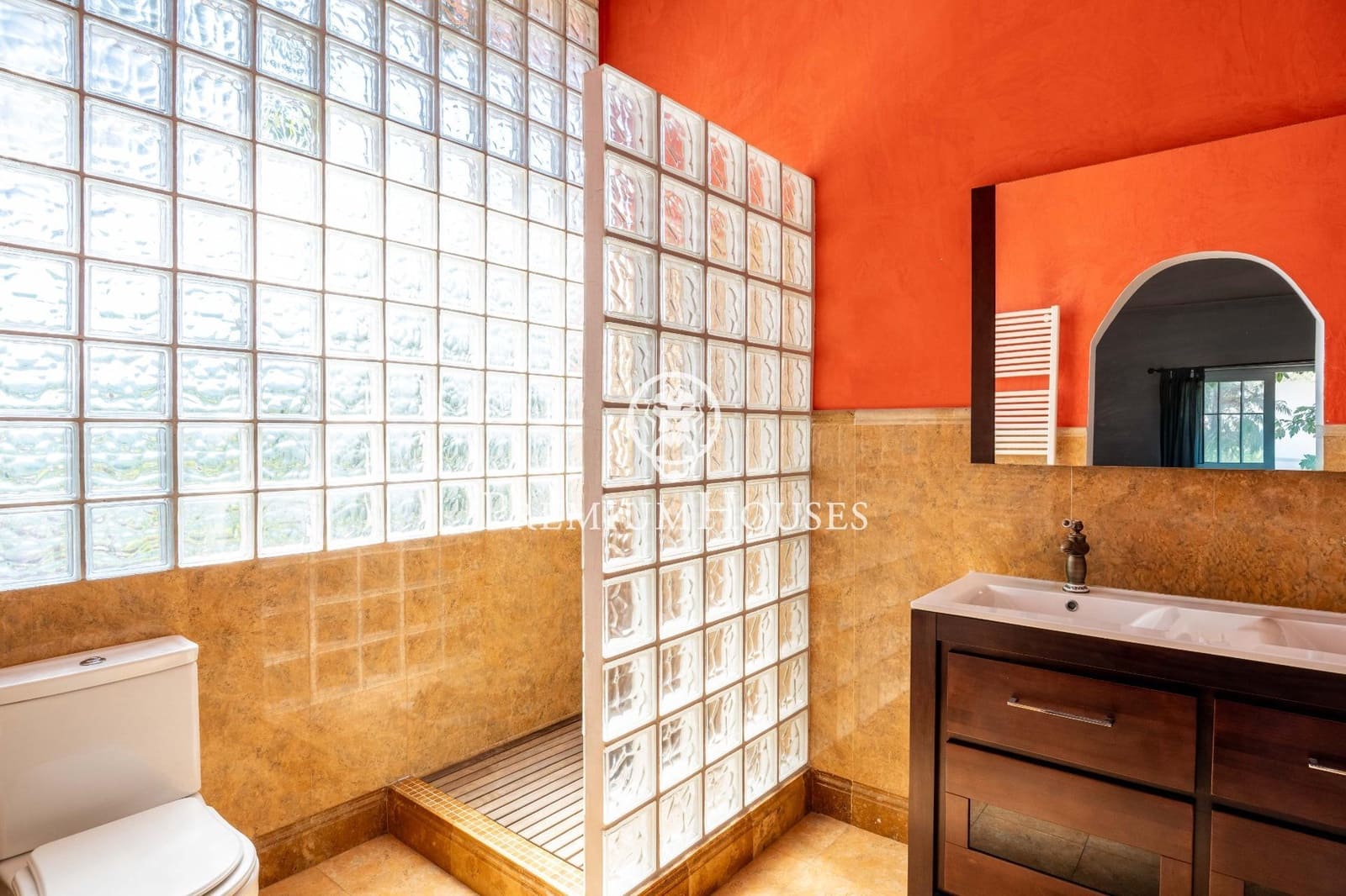 4 sypialnia Willa na sprzedaż w Begues z basenem garażem - 620 000 € (Ref: 9252294)