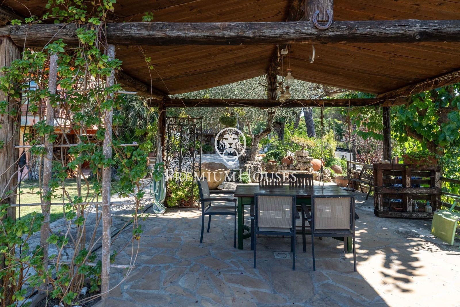 4 sypialnia Willa na sprzedaż w Begues z basenem garażem - 620 000 € (Ref: 9252294)