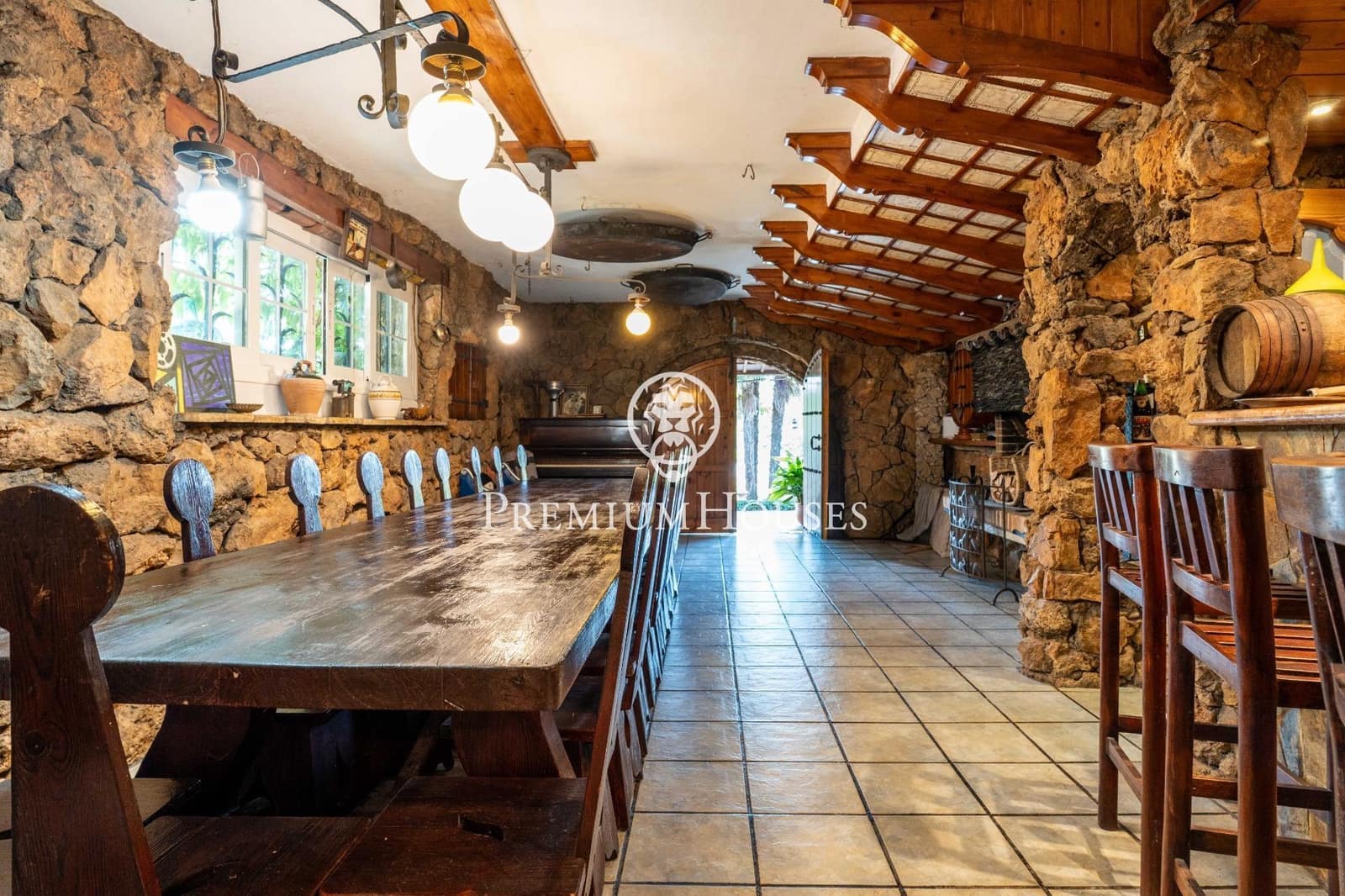 4 sypialnia Willa na sprzedaż w Begues z basenem garażem - 620 000 € (Ref: 9252294)