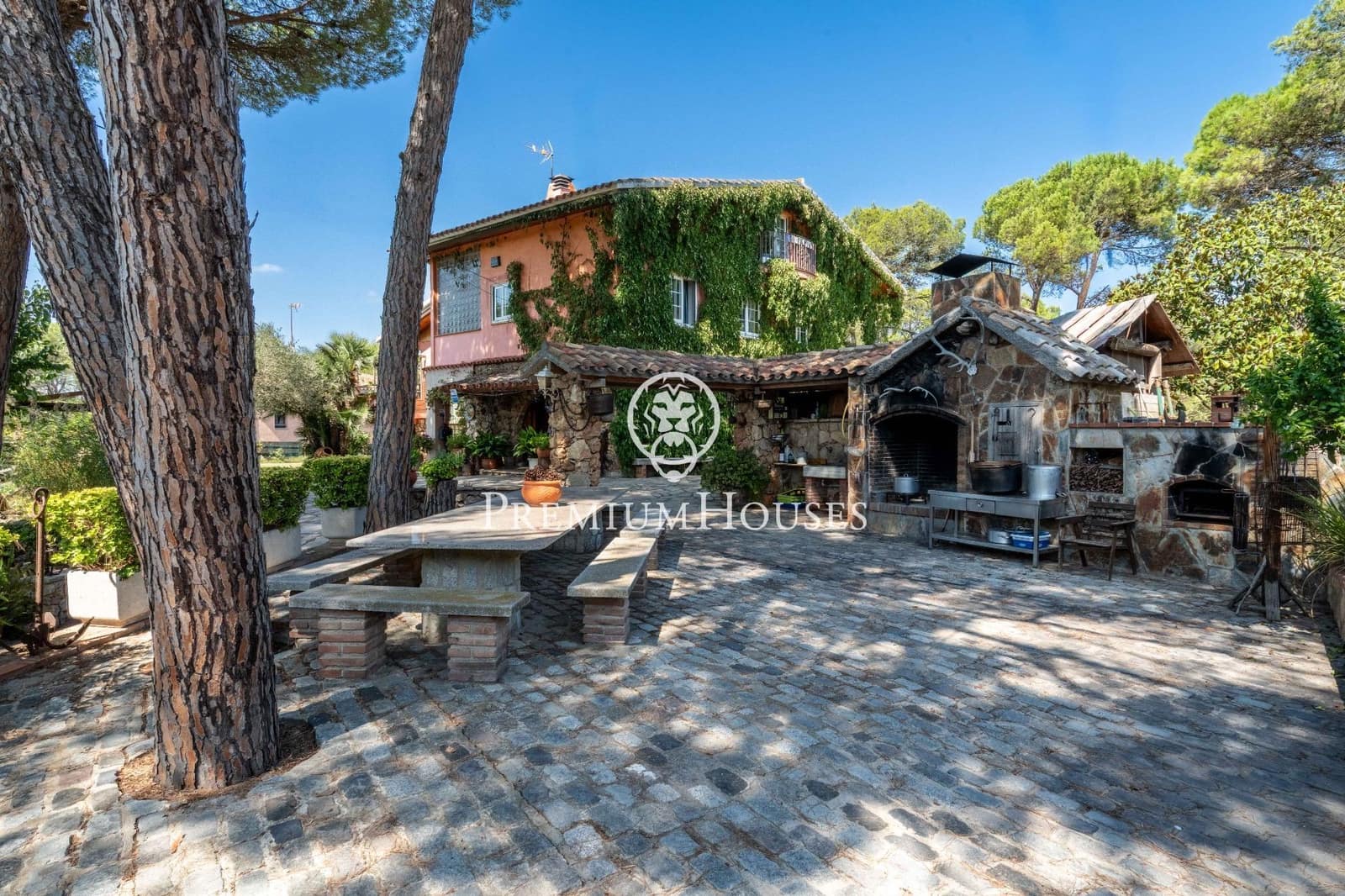 4 sypialnia Willa na sprzedaż w Begues z basenem garażem - 620 000 € (Ref: 9252294)