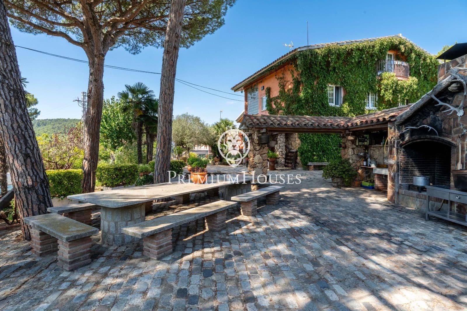 4 sypialnia Willa na sprzedaż w Begues z basenem garażem - 620 000 € (Ref: 9252294)