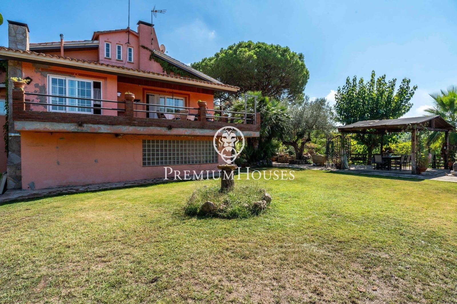 4 sypialnia Willa na sprzedaż w Begues z basenem garażem - 620 000 € (Ref: 9252294)