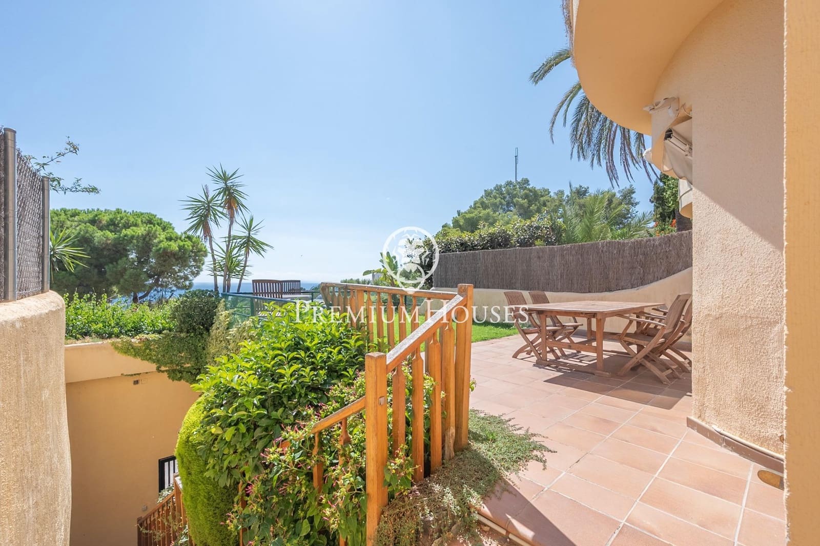 5 soveværelse Rækkehus til salg i Sitges med swimmingpool - € 850.000 (Ref: 9257564)