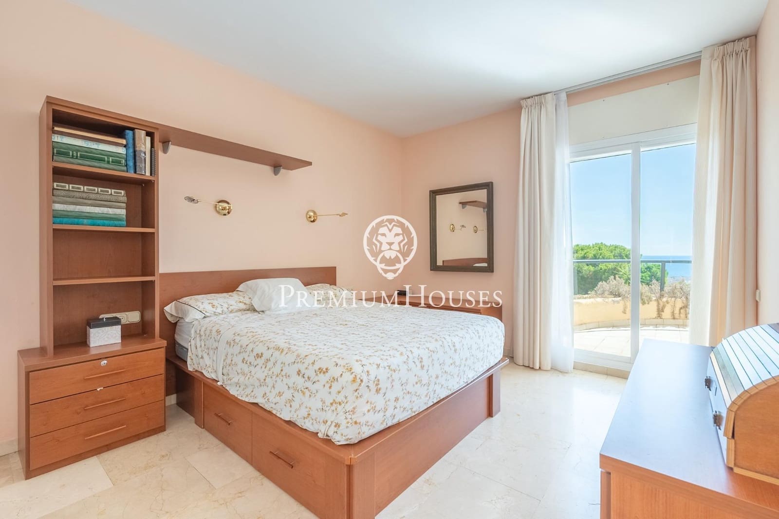 5 soveværelse Rækkehus til salg i Sitges med swimmingpool - € 850.000 (Ref: 9257564)