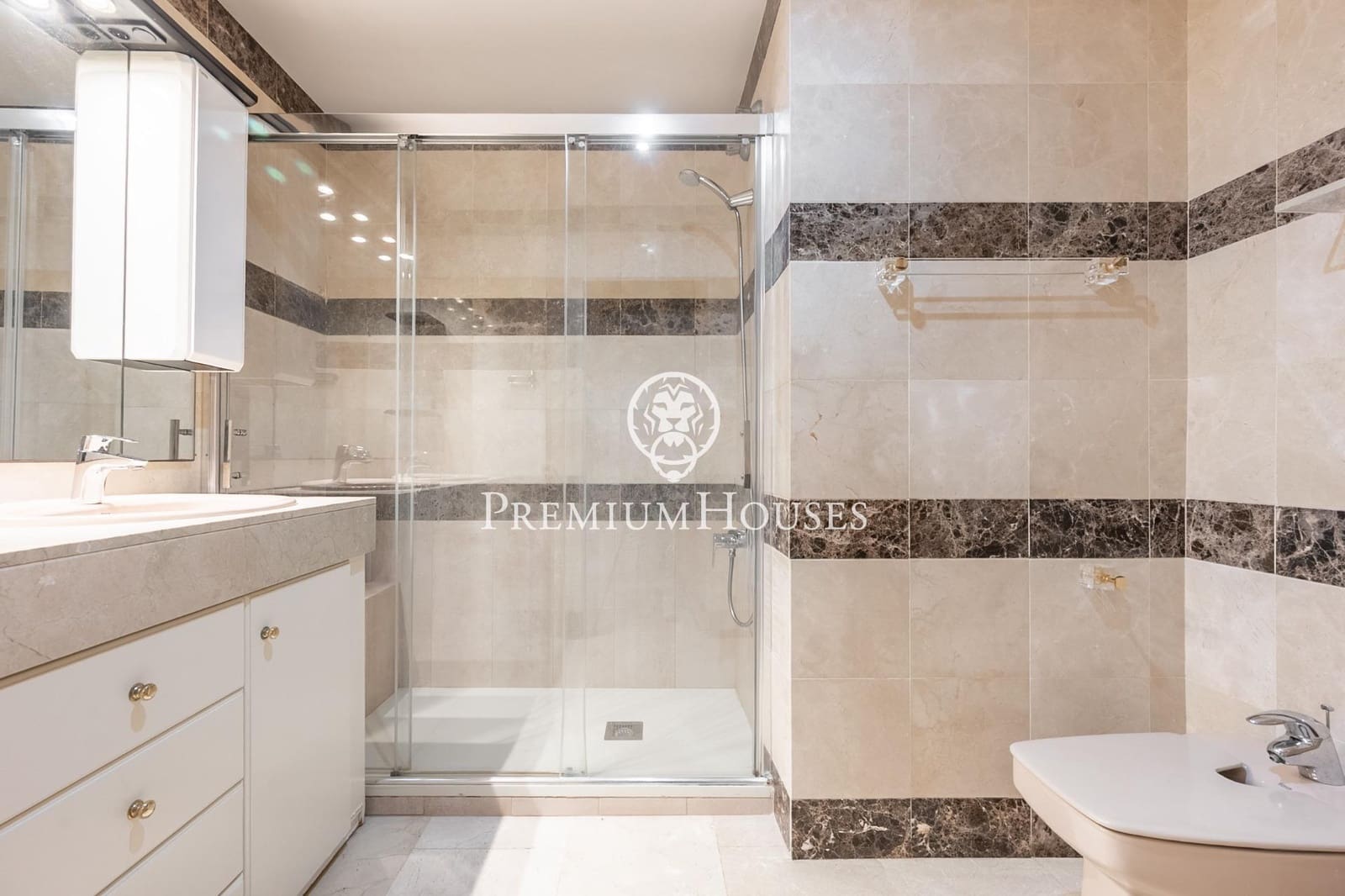 5 soveværelse Rækkehus til salg i Sitges med swimmingpool - € 850.000 (Ref: 9257564)