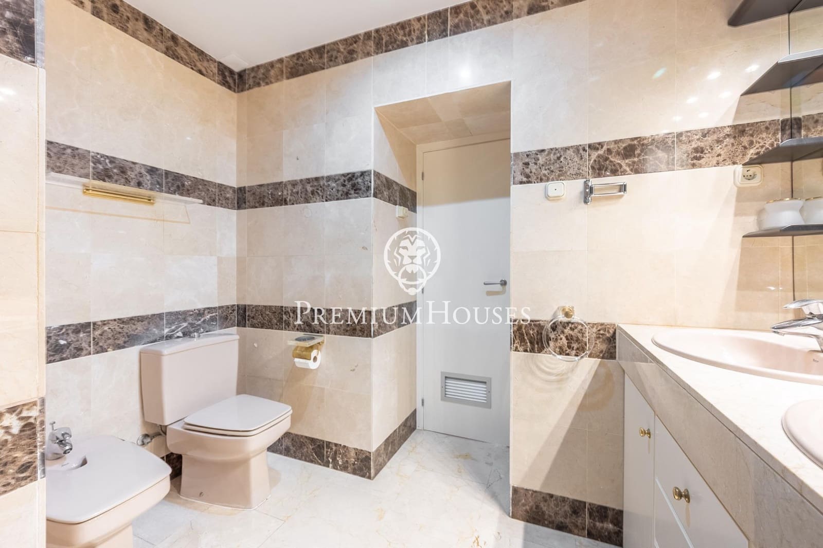 5 soveværelse Rækkehus til salg i Sitges med swimmingpool - € 850.000 (Ref: 9257564)