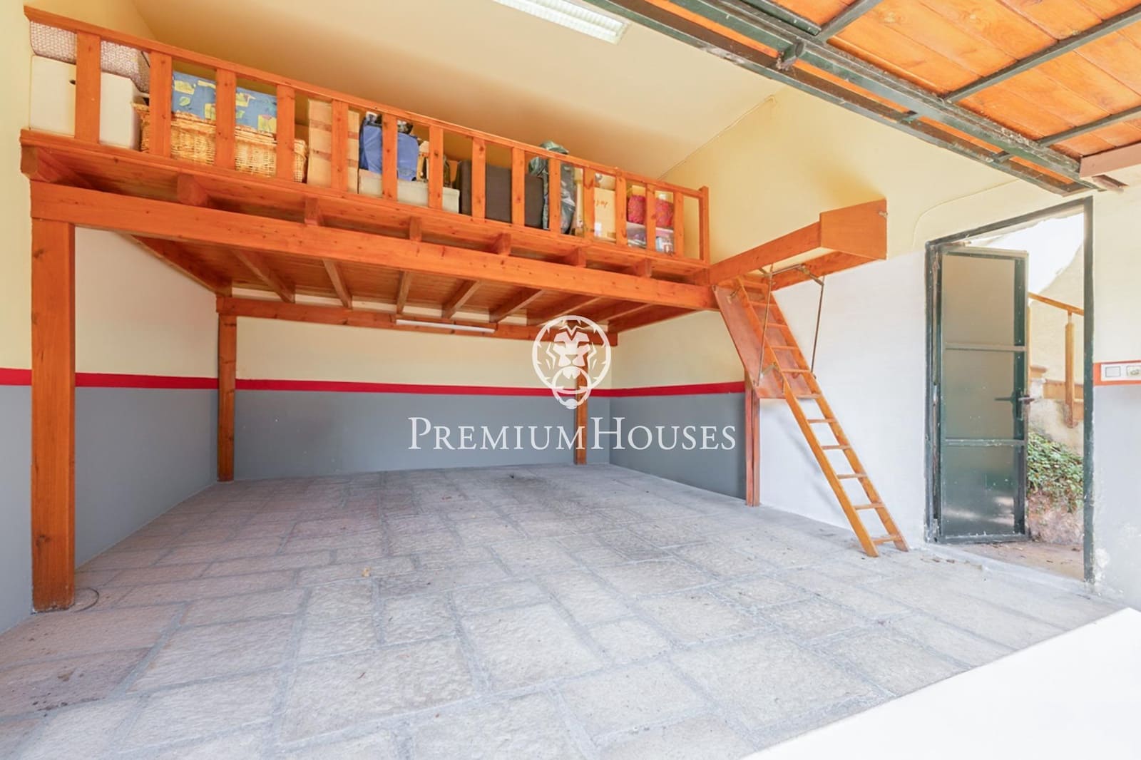 5 soveværelse Rækkehus til salg i Sitges med swimmingpool - € 850.000 (Ref: 9257564)