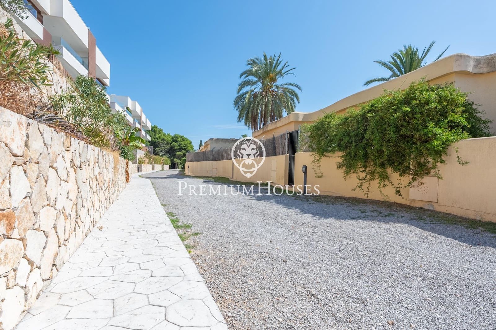 5 soveværelse Rækkehus til salg i Sitges med swimmingpool - € 850.000 (Ref: 9257564)