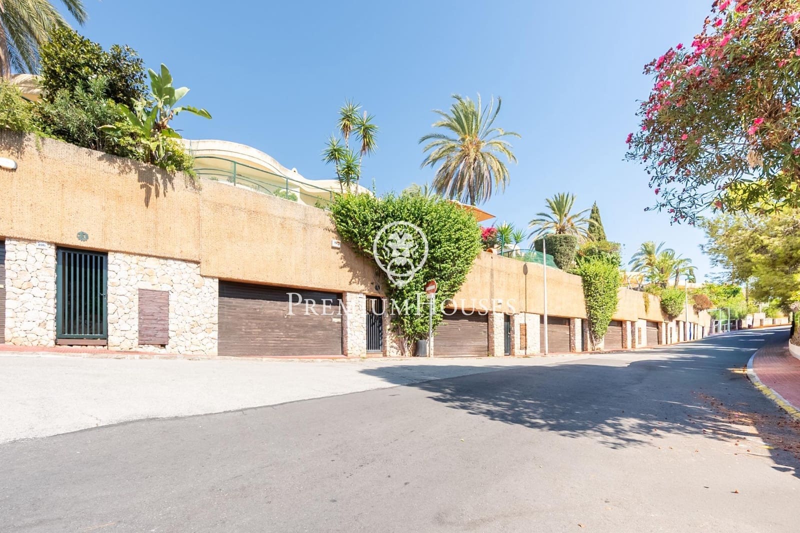 5 soveværelse Rækkehus til salg i Sitges med swimmingpool - € 850.000 (Ref: 9257564)