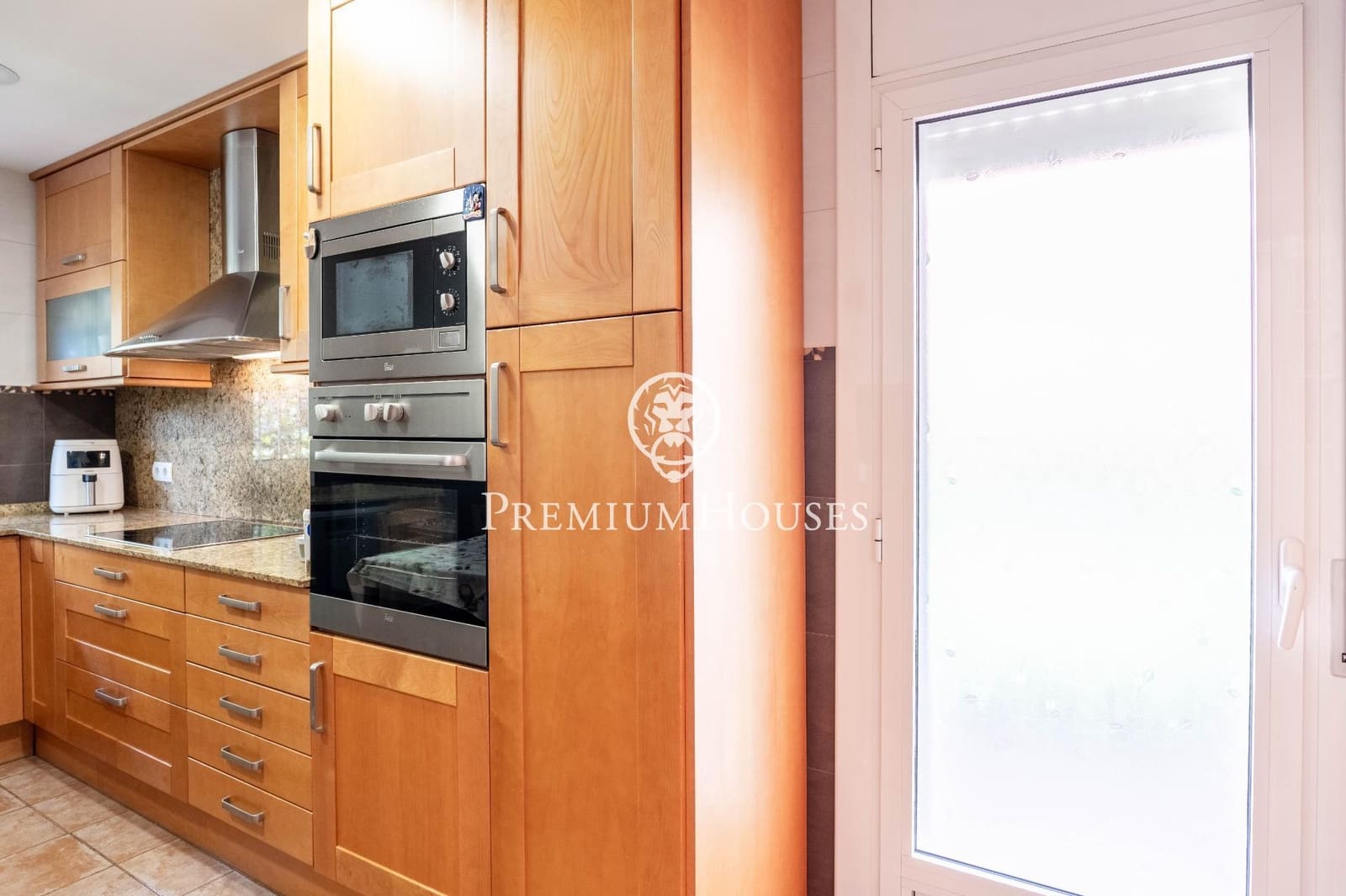 5 makuuhuone Huvila myytävänä paikassa Castelldefels mukana uima-altaan 
autotalli - 1 036 000 € (Ref: 9257565)