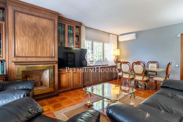 5 bedroom Villa for sale in Castelldefels with pool garage - € 1,036,000 (Ref: 9257565)