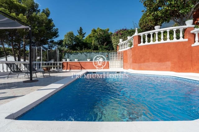 5 bedroom Villa for sale in Castelldefels with pool garage - € 1,036,000 (Ref: 9257565)