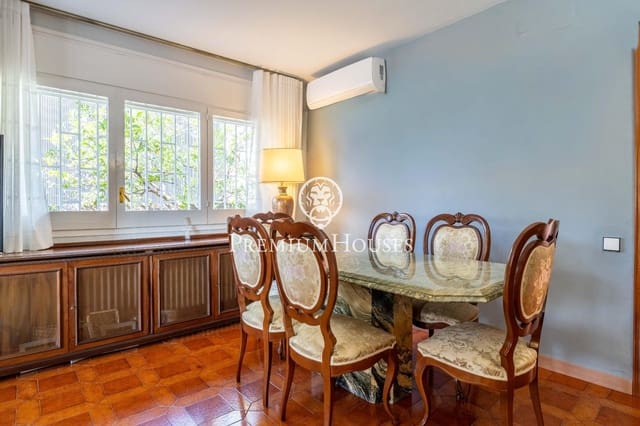 5 bedroom Villa for sale in Castelldefels with pool garage - € 1,036,000 (Ref: 9257565)