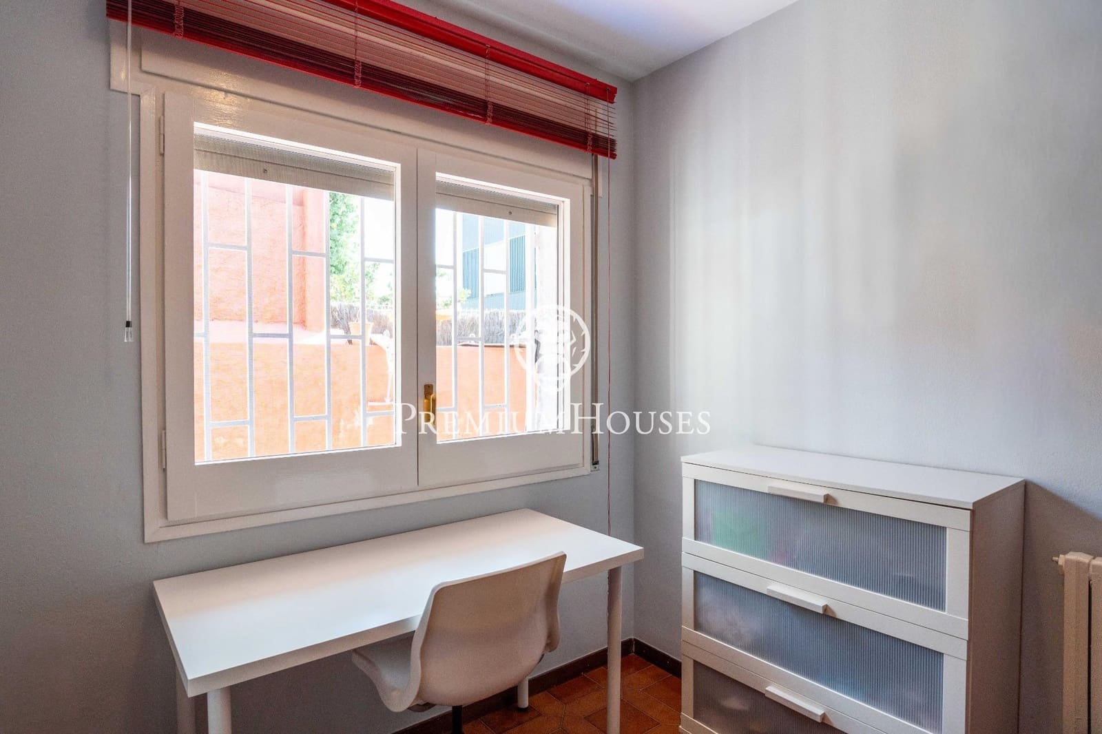 5 makuuhuone Huvila myytävänä paikassa Castelldefels mukana uima-altaan 
autotalli - 1 036 000 € (Ref: 9257565)