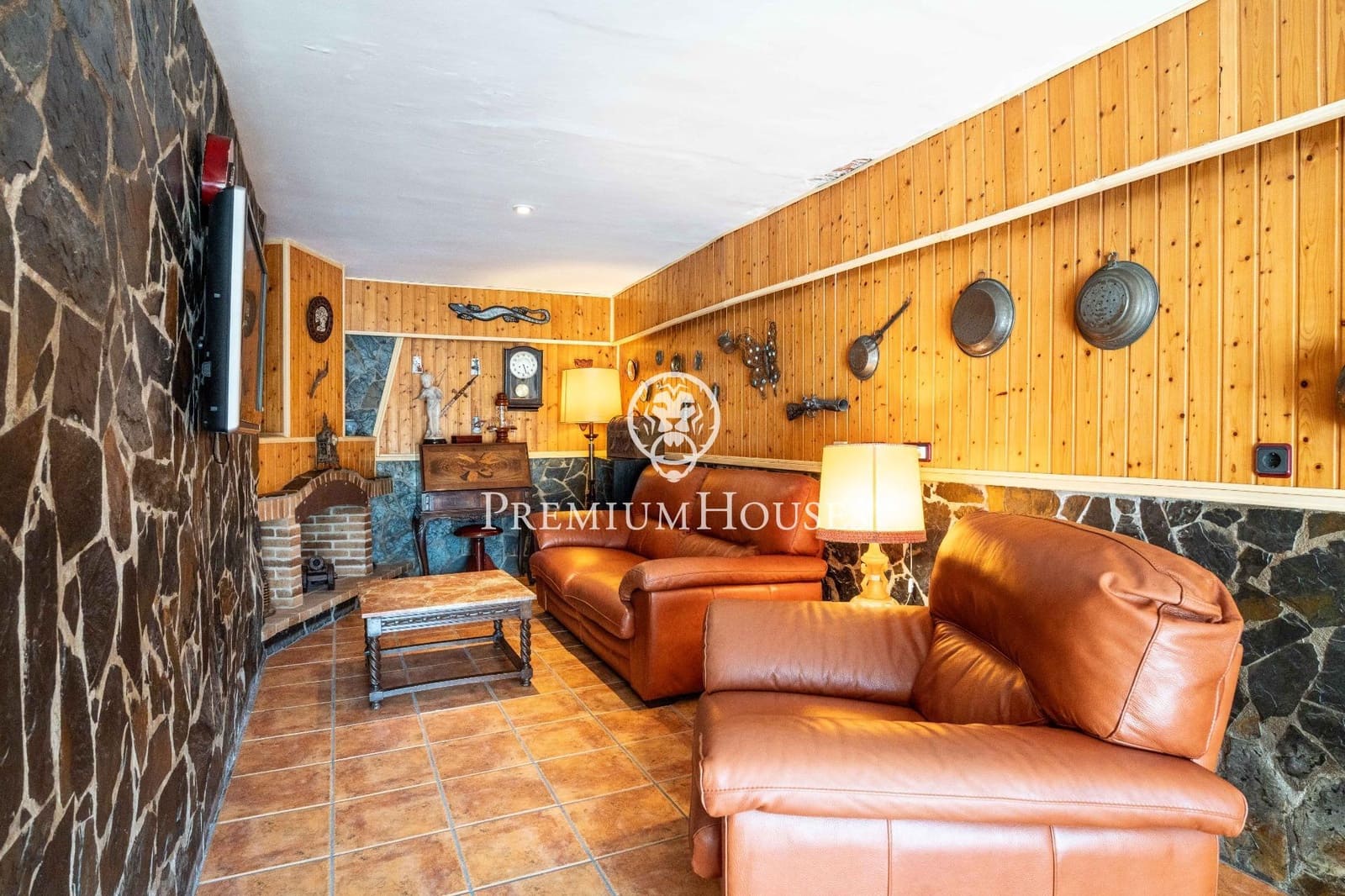 5 makuuhuone Huvila myytävänä paikassa Castelldefels mukana uima-altaan 
autotalli - 1 036 000 € (Ref: 9257565)