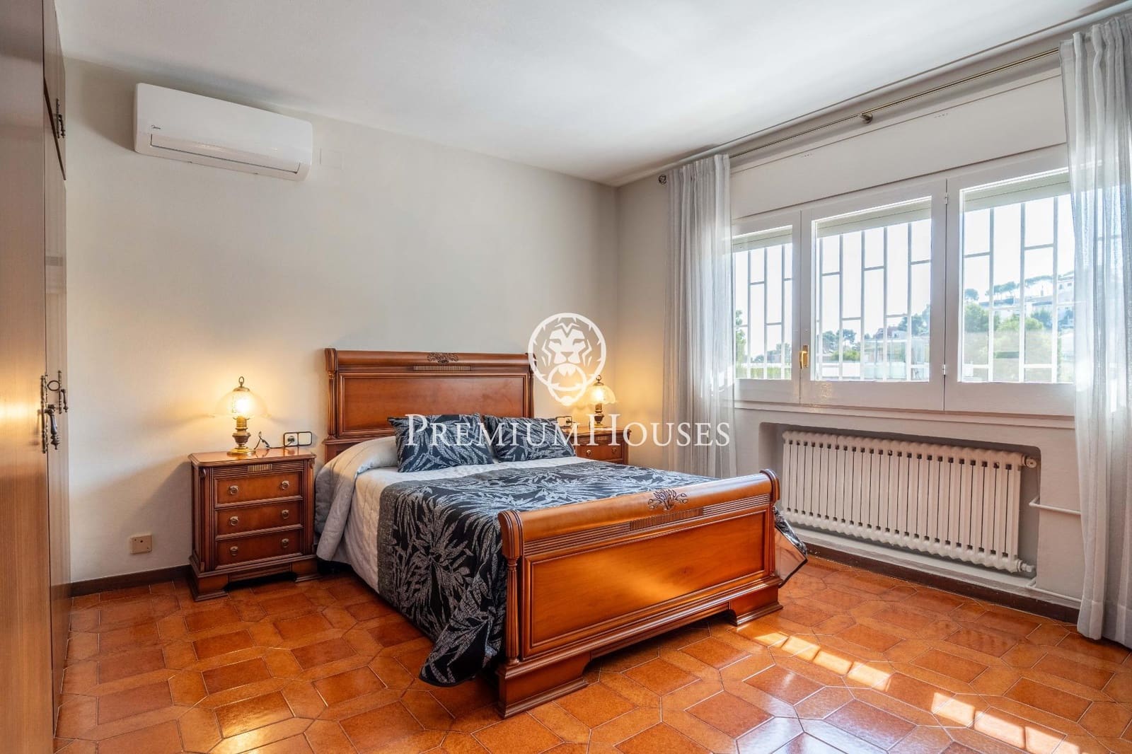 5 makuuhuone Huvila myytävänä paikassa Castelldefels mukana uima-altaan 
autotalli - 1 036 000 € (Ref: 9257565)