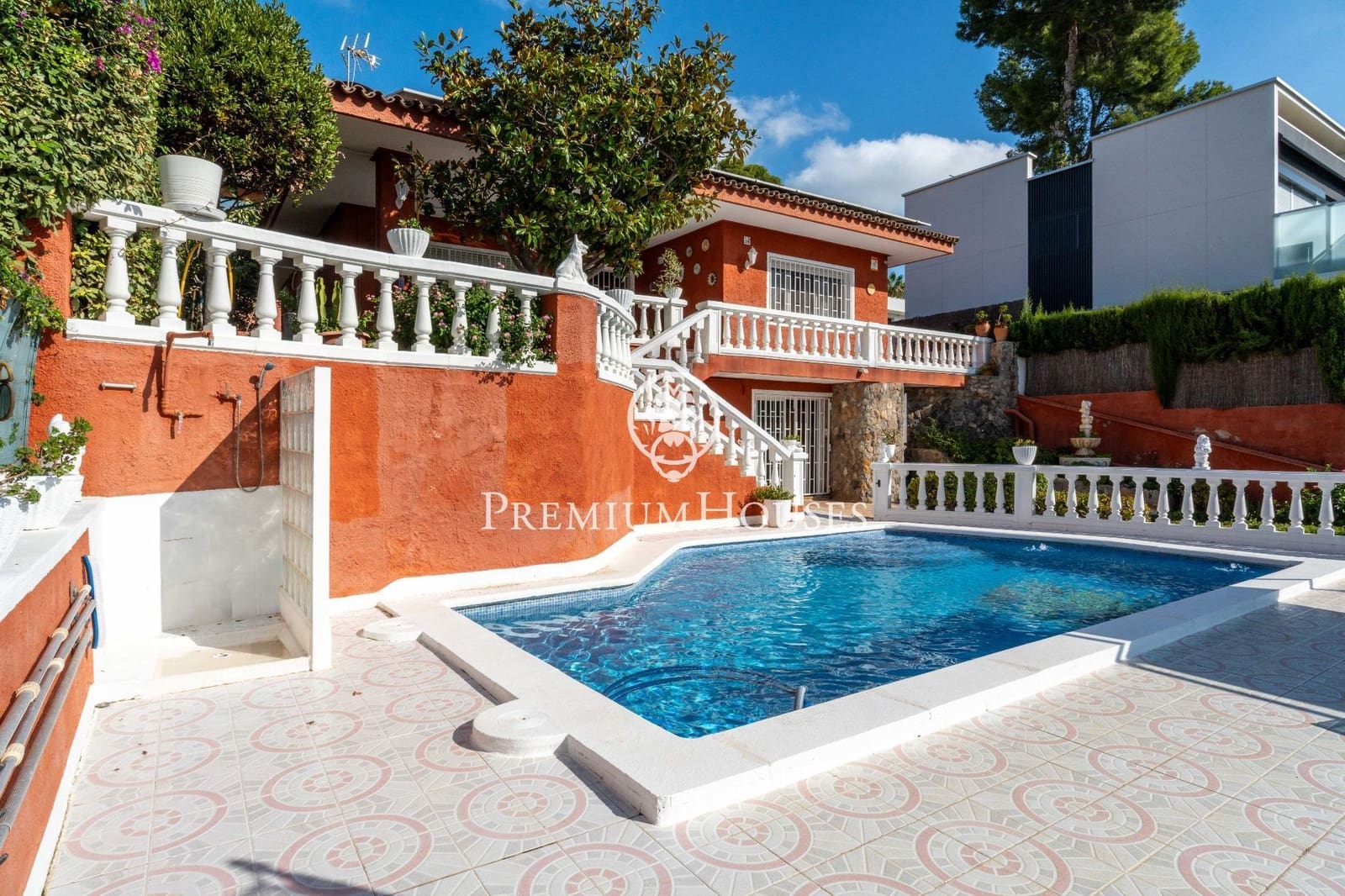 5 makuuhuone Huvila myytävänä paikassa Castelldefels mukana uima-altaan 
autotalli - 1 036 000 € (Ref: 9257565)