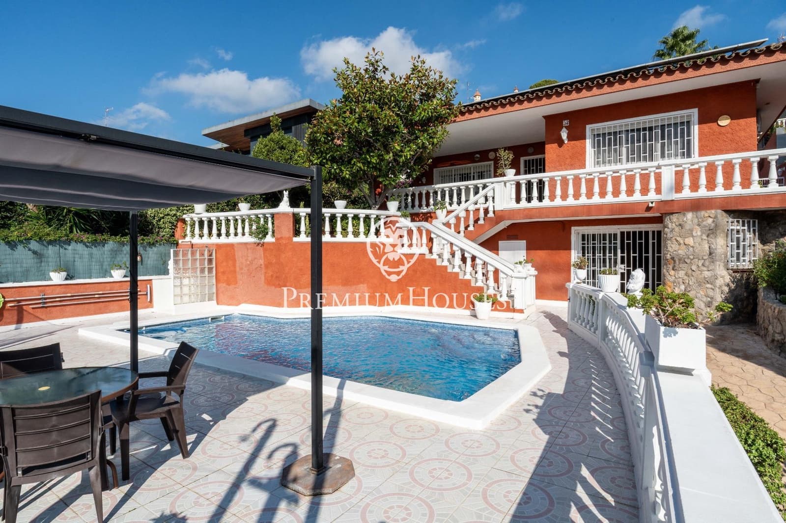 5 makuuhuone Huvila myytävänä paikassa Castelldefels mukana uima-altaan 
autotalli - 1 036 000 € (Ref: 9257565)