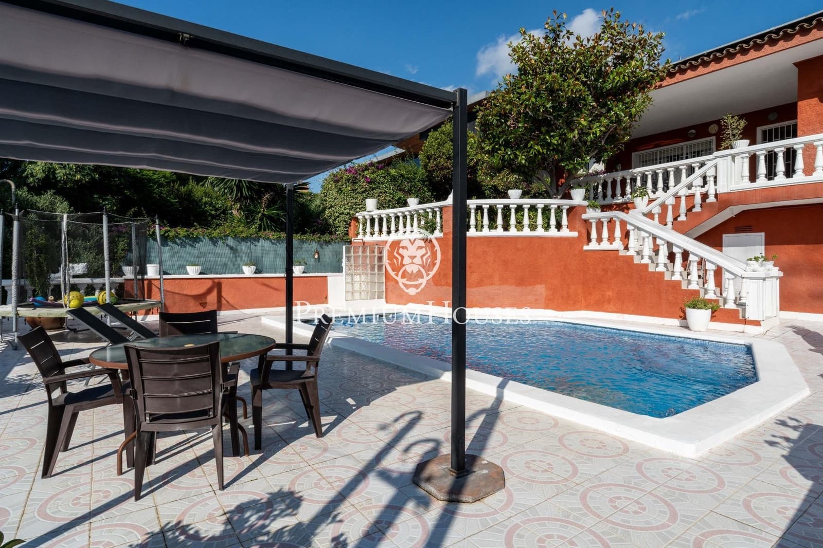 5 makuuhuone Huvila myytävänä paikassa Castelldefels mukana uima-altaan 
autotalli - 1 036 000 € (Ref: 9257565)