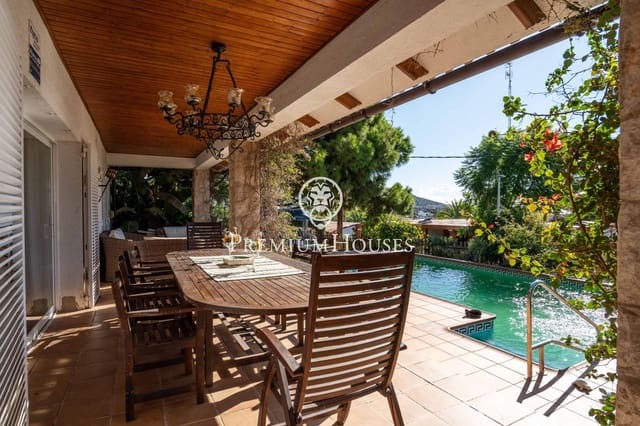 6 sypialnia Willa na sprzedaż w Sitges z basenem garażem - 1 450 000 € (Ref: 9262814)