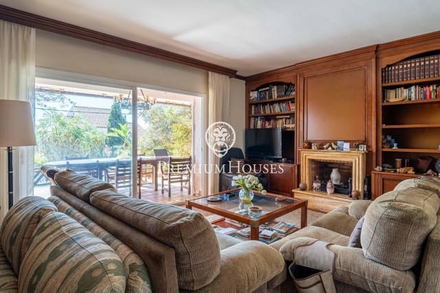 6 sypialnia Willa na sprzedaż w Sitges z basenem garażem - 1 450 000 € (Ref: 9262814)