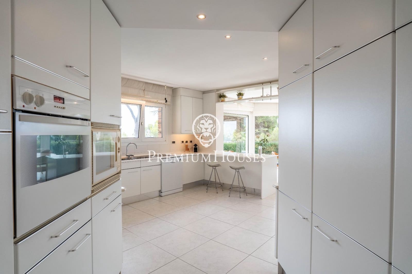 5 soveværelse Villa til salg i Torredembarra med swimmingpool garage - € 2.400.000 (Ref: 9262815)