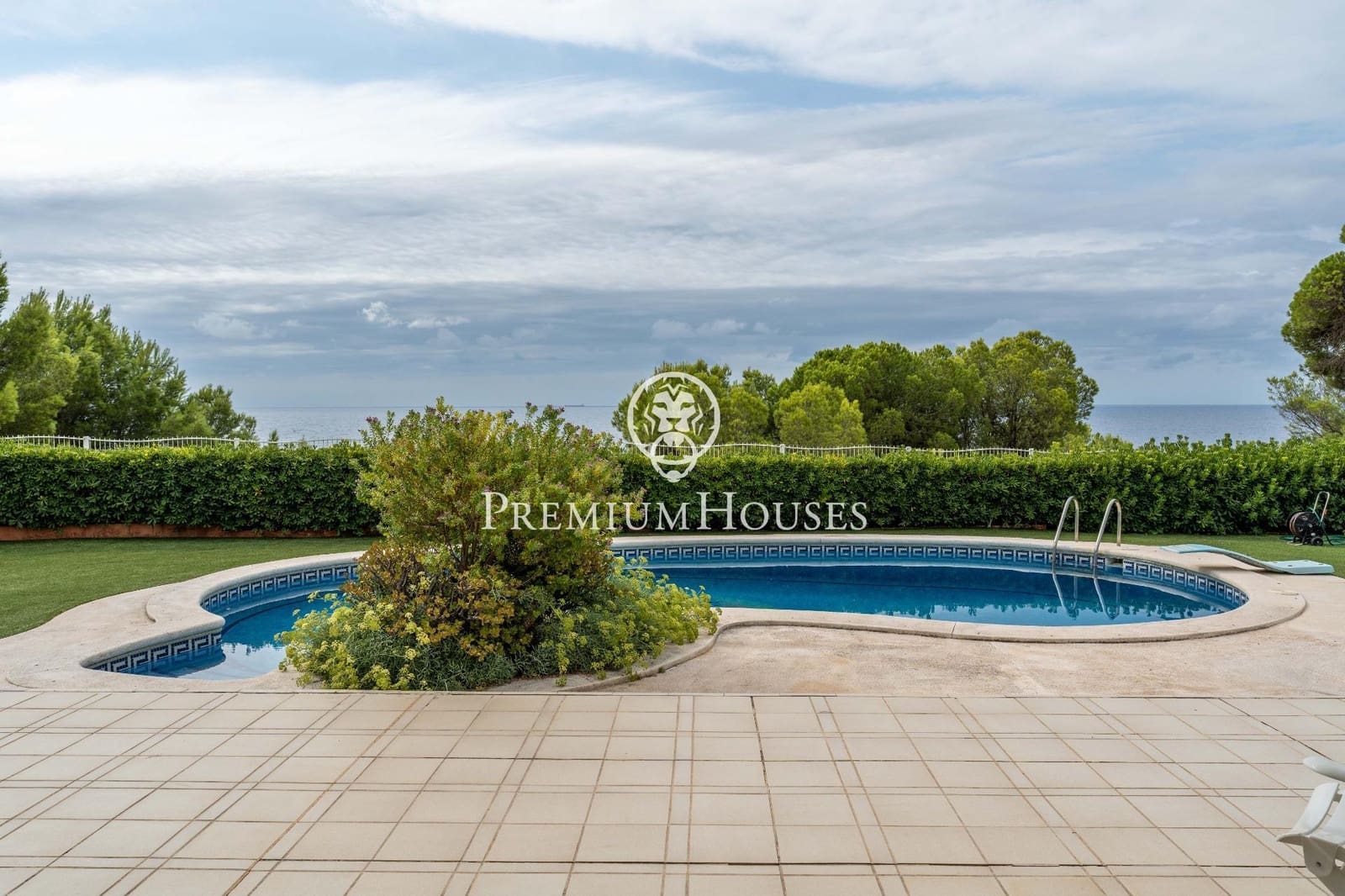 5 soveværelse Villa til salg i Torredembarra med swimmingpool garage - € 2.400.000 (Ref: 9262815)