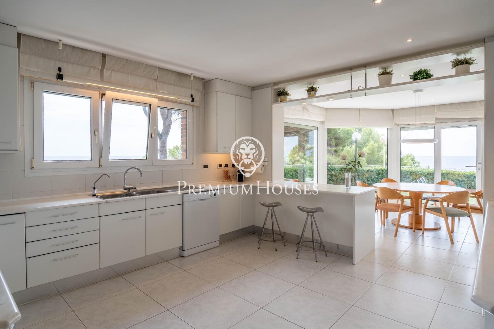 5 soveværelse Villa til salg i Torredembarra med swimmingpool garage - € 2.400.000 (Ref: 9262815)