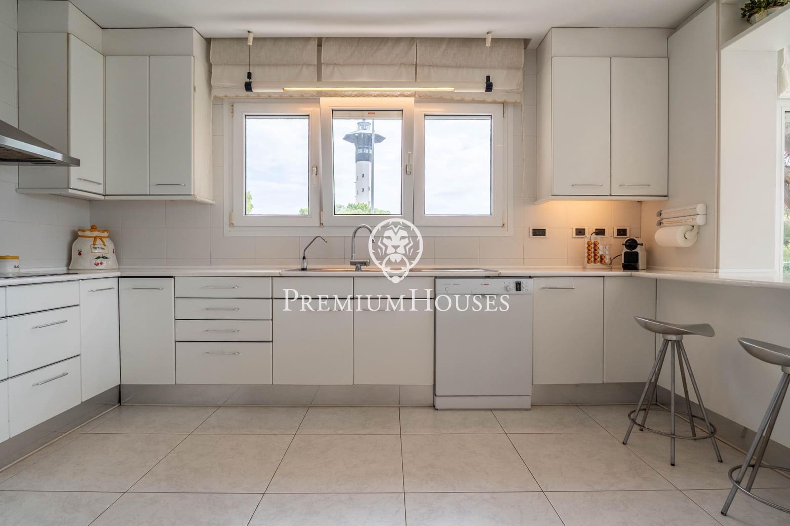 5 soveværelse Villa til salg i Torredembarra med swimmingpool garage - € 2.400.000 (Ref: 9262815)