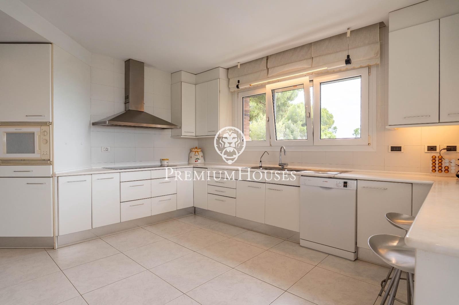 5 soveværelse Villa til salg i Torredembarra med swimmingpool garage - € 2.400.000 (Ref: 9262815)