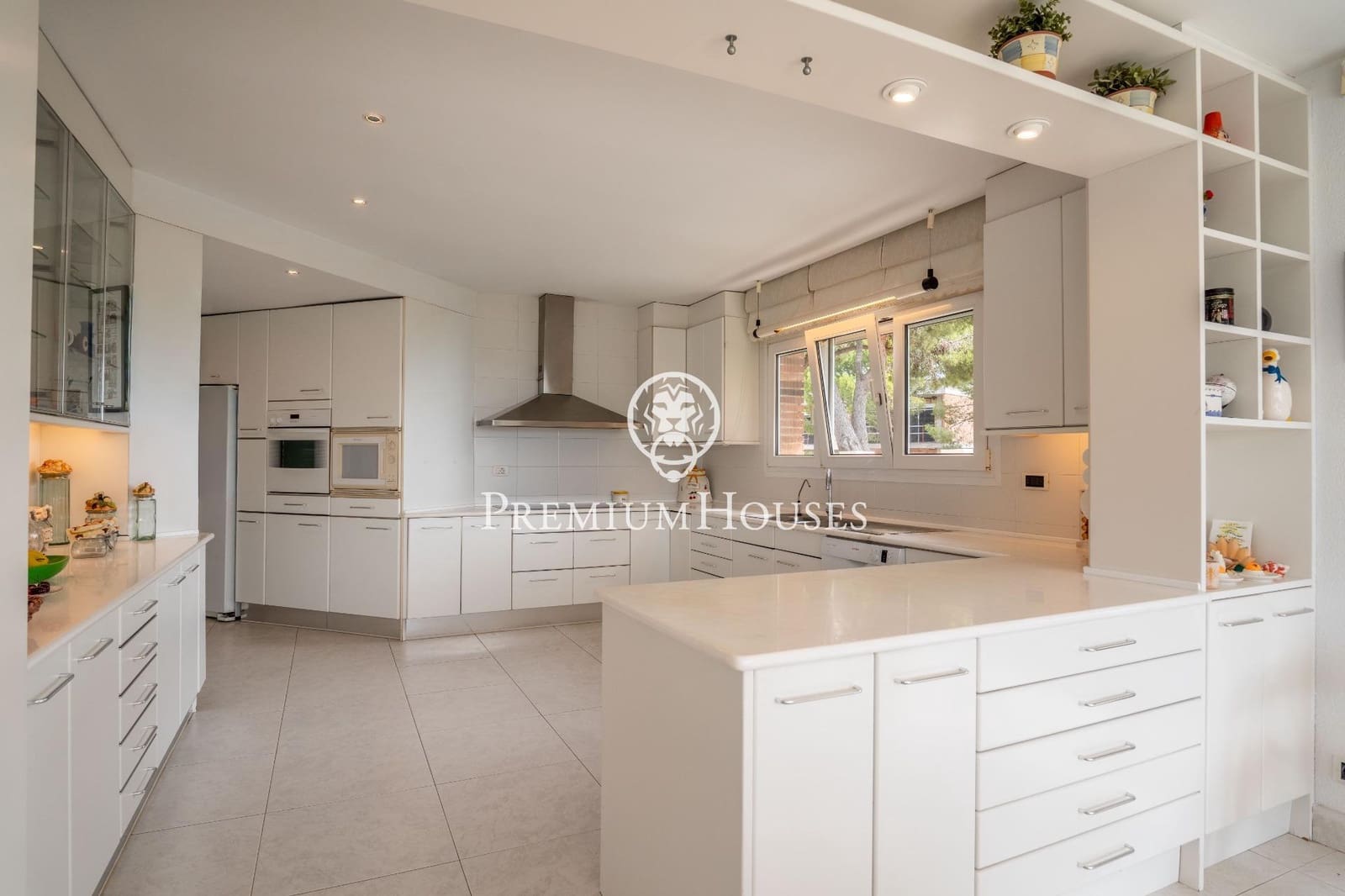 5 soveværelse Villa til salg i Torredembarra med swimmingpool garage - € 2.400.000 (Ref: 9262815)