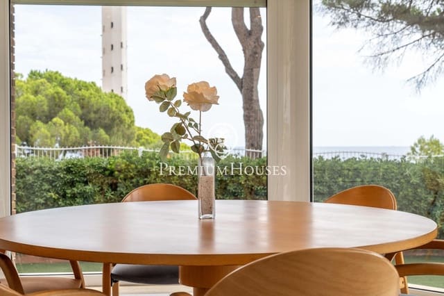 5 soverom Villa til salgs i Torredembarra med svømmebasseng garasje - € 2 400 000 (Ref: 9262815)