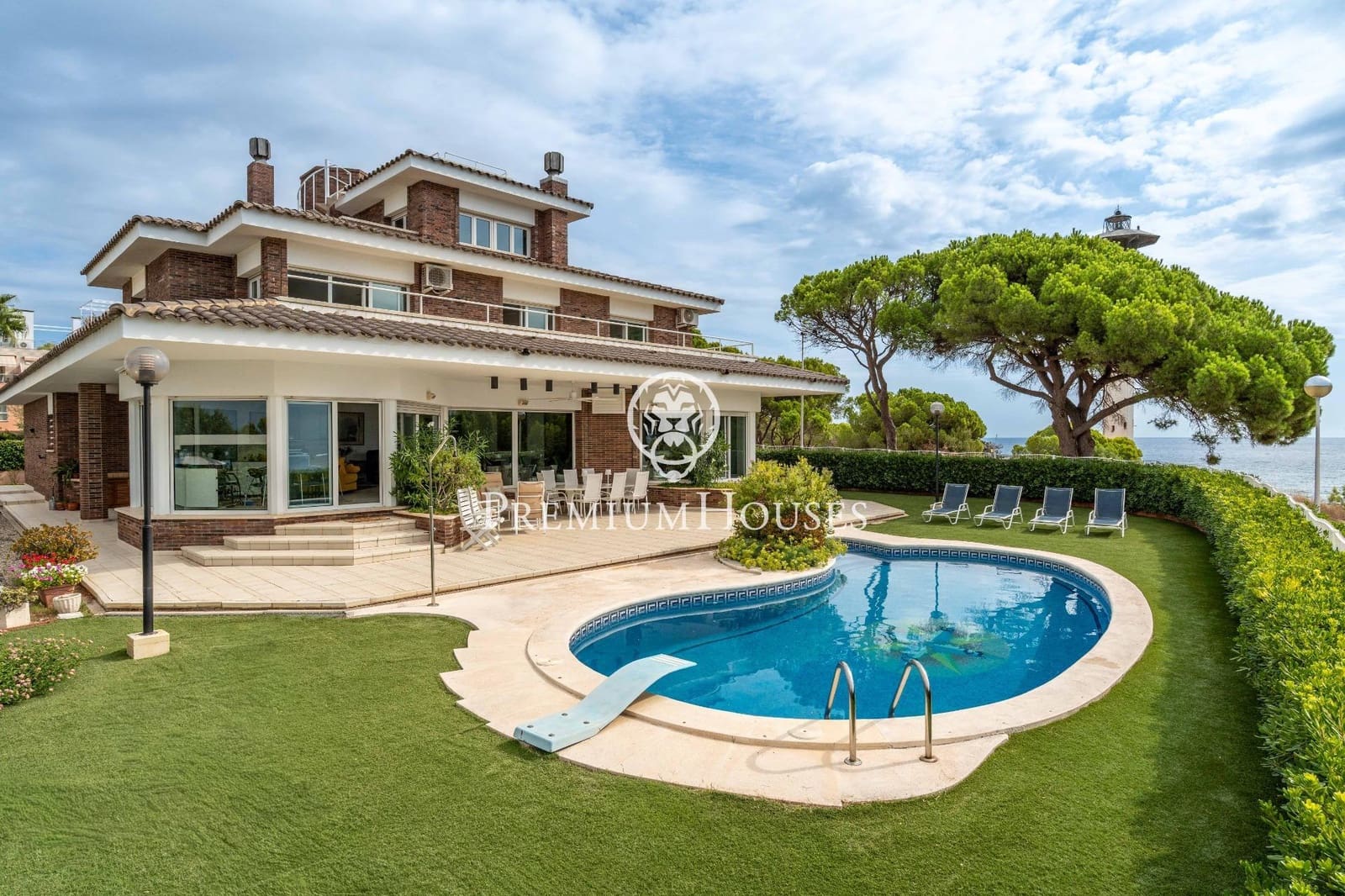 5 soveværelse Villa til salg i Torredembarra med swimmingpool garage - € 2.400.000 (Ref: 9262815)