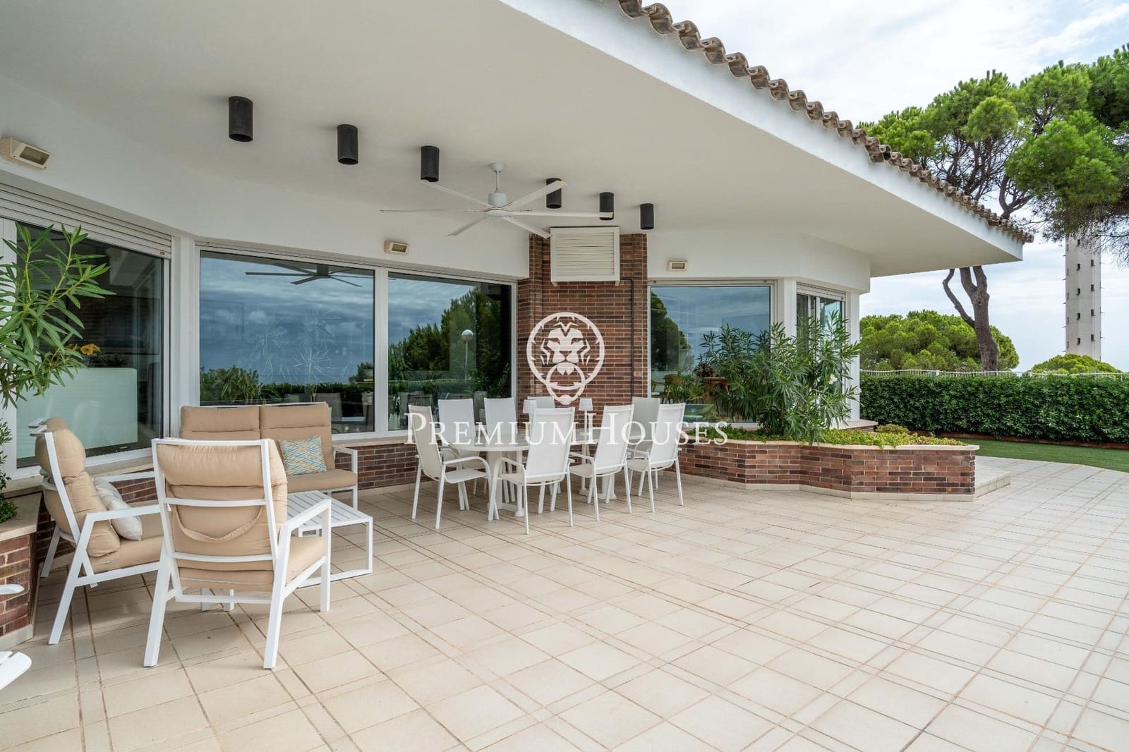 5 soveværelse Villa til salg i Torredembarra med swimmingpool garage - € 2.400.000 (Ref: 9262815)