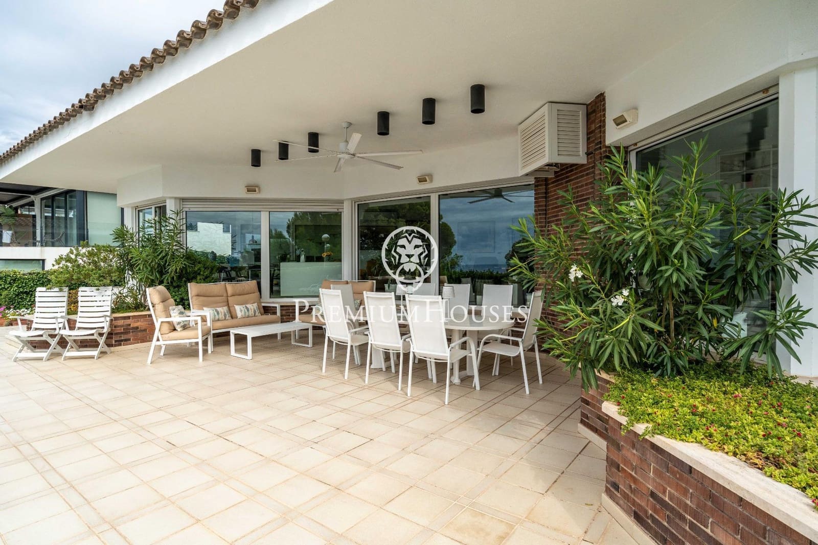 5 soveværelse Villa til salg i Torredembarra med swimmingpool garage - € 2.400.000 (Ref: 9262815)