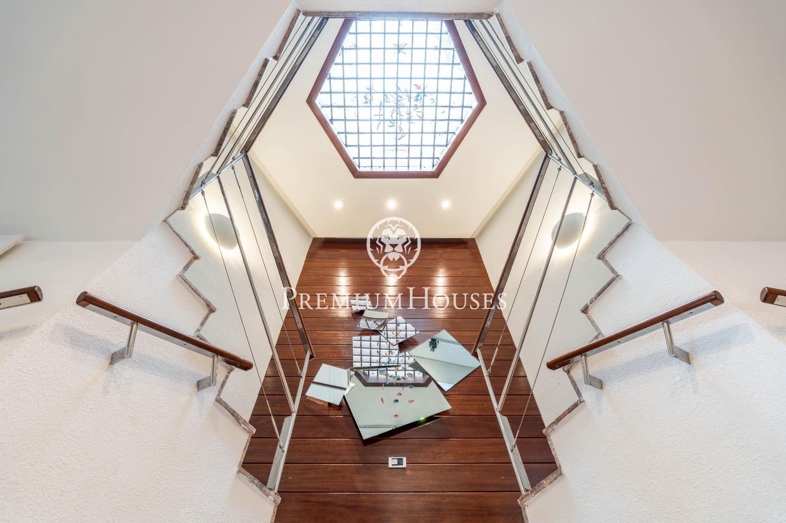 5 soveværelse Villa til salg i Torredembarra med swimmingpool garage - € 2.400.000 (Ref: 9262815)