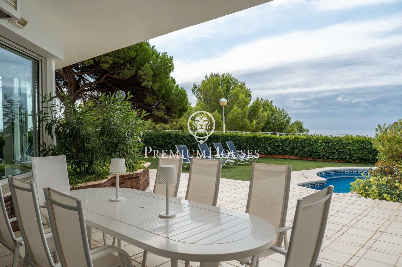 5 soveværelse Villa til salg i Torredembarra med swimmingpool garage - € 2.400.000 (Ref: 9262815)