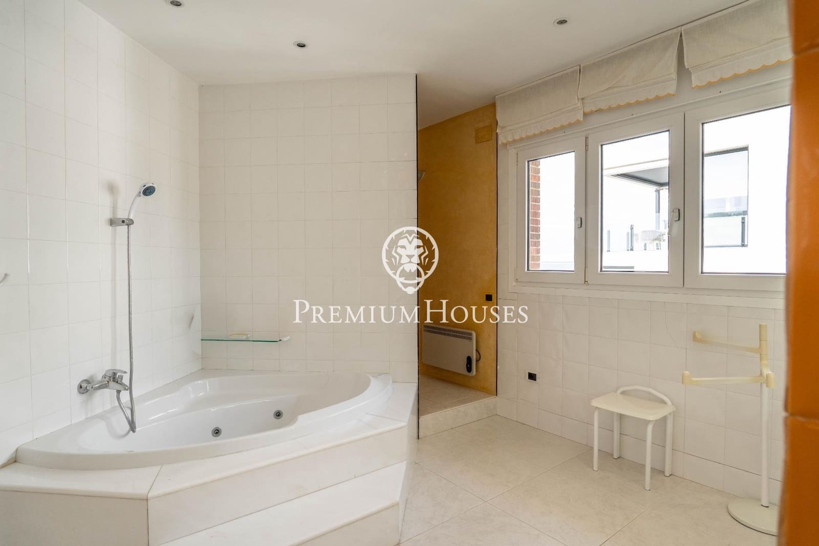 5 soveværelse Villa til salg i Torredembarra med swimmingpool garage - € 2.400.000 (Ref: 9262815)