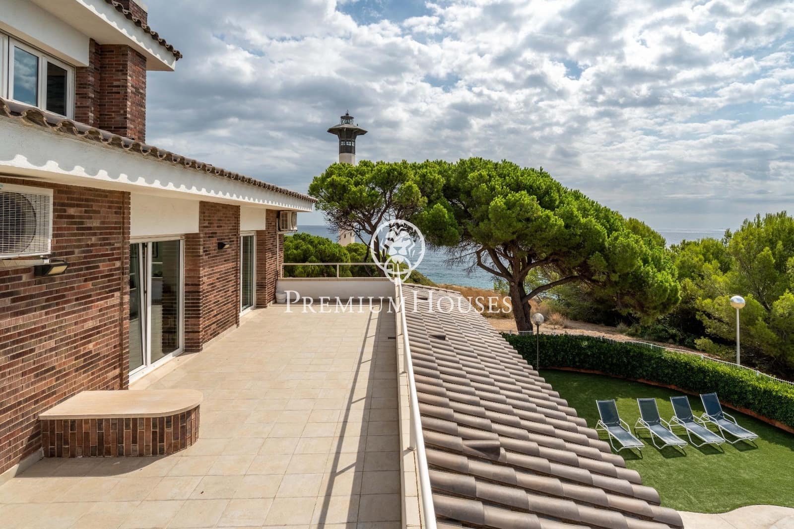 5 soveværelse Villa til salg i Torredembarra med swimmingpool garage - € 2.400.000 (Ref: 9262815)