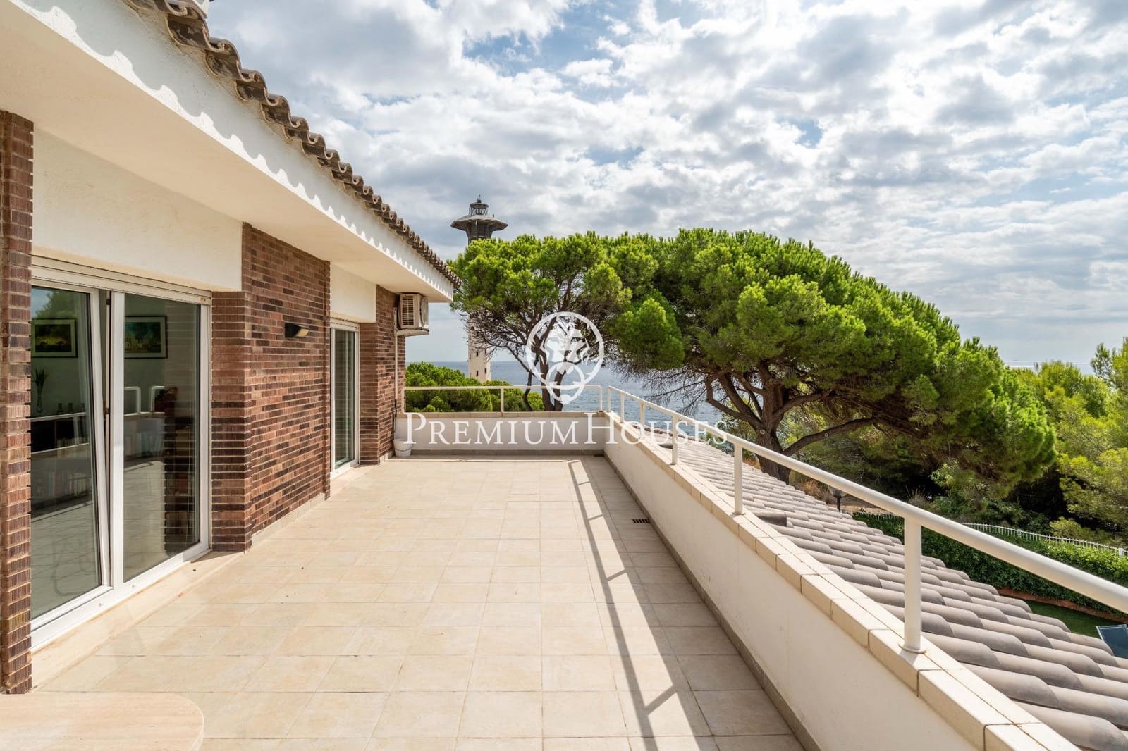 5 soveværelse Villa til salg i Torredembarra med swimmingpool garage - € 2.400.000 (Ref: 9262815)